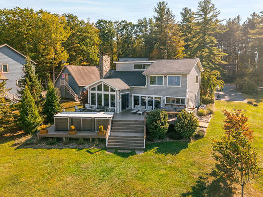Modern house, Reel Chill, with spacious outdoor area in Deep Creek Lake MD